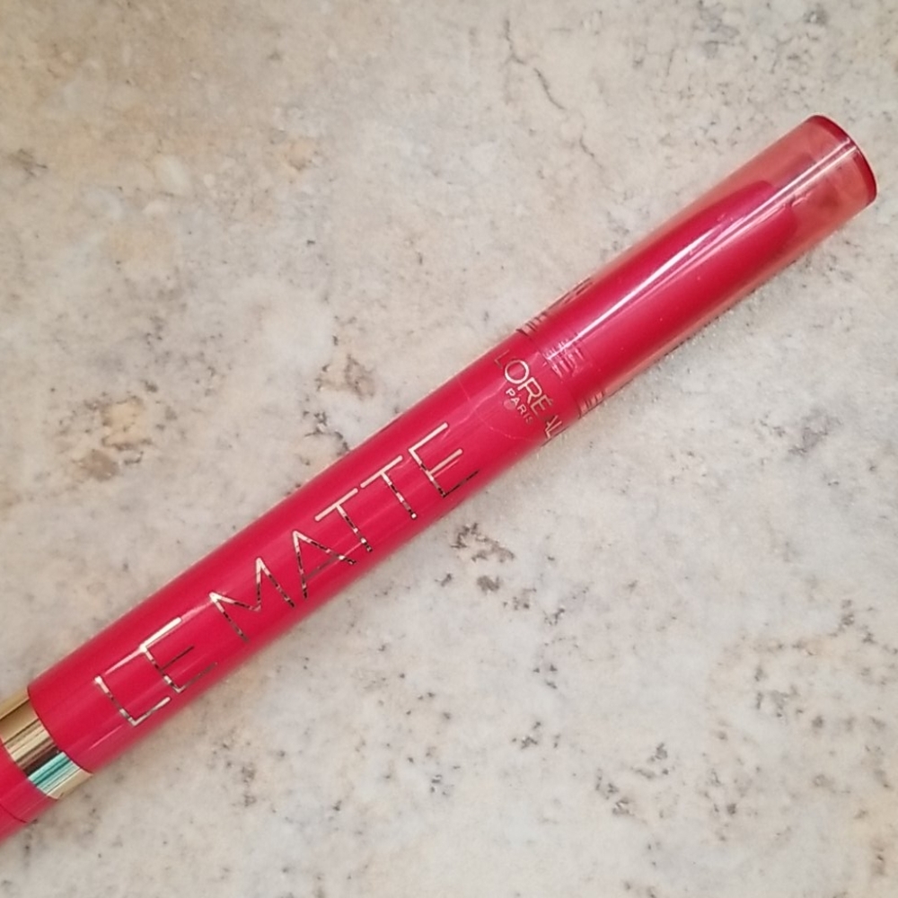 4/25 bundle item. L'Oreal Matte Lipcolor